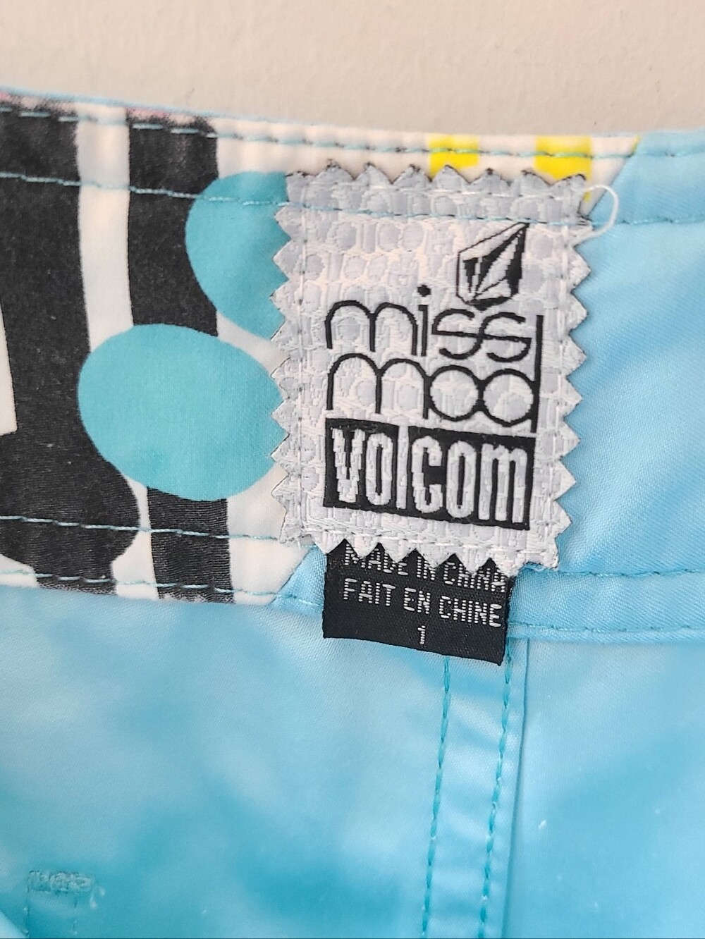 Vintage Y2K Volcom Miss Mod Board Shorts Aqua Blue Floral Juniors Size 1 - Picture 8 of 14